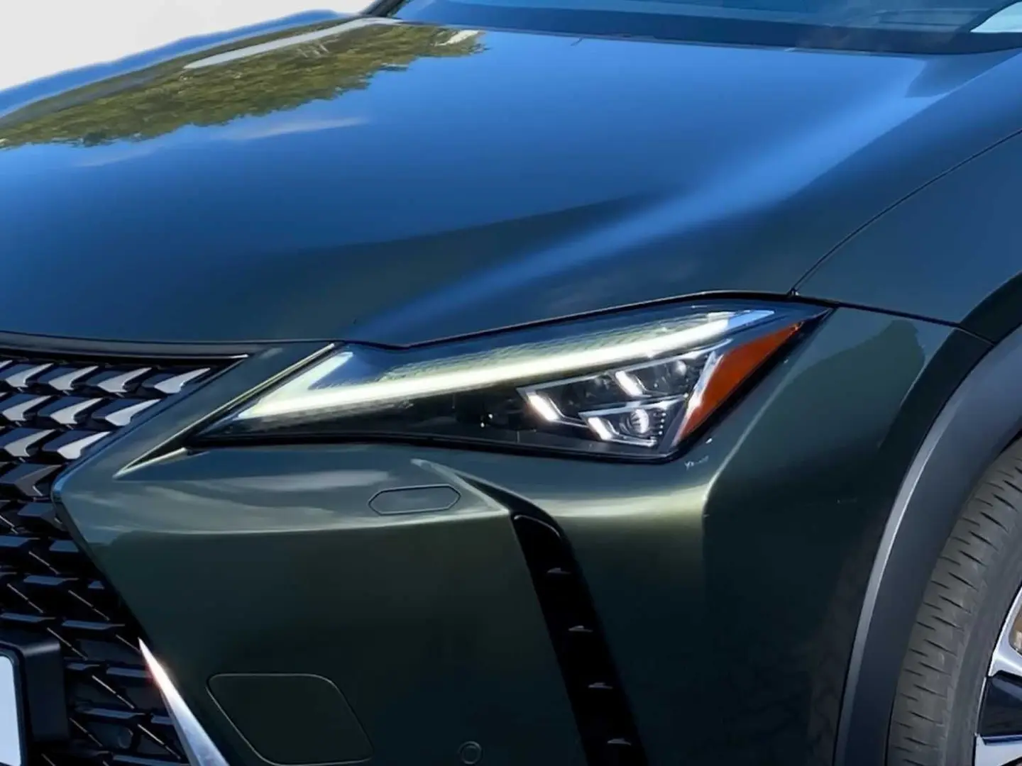 UX 250h 2.0 Hybrid Luxury Ventilation 360 HUD