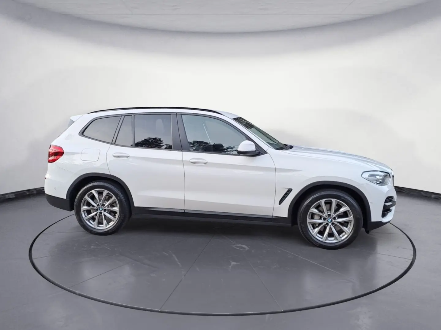 X3 xDrive30e xLine AT Navi Bluetooth PDC Kurvenl