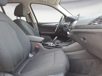 X3 xDrive30e xLine AT Navi Bluetooth PDC Kurvenl