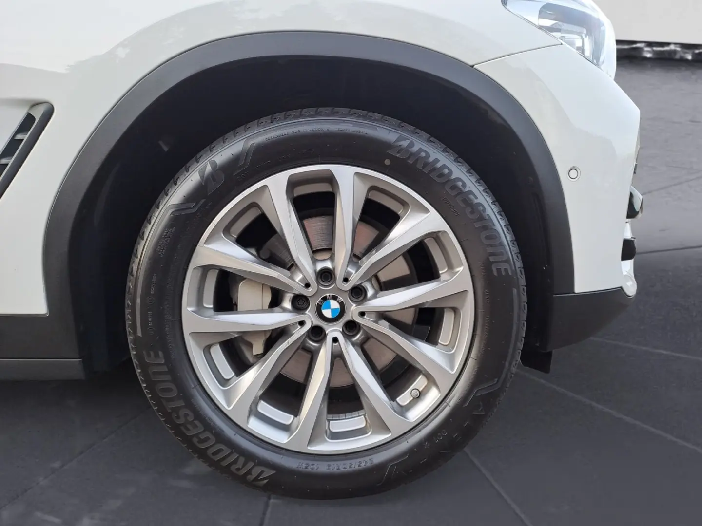 X3 xDrive30e xLine AT Navi Bluetooth PDC Kurvenl