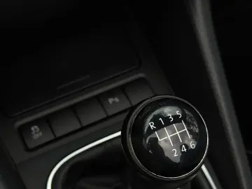 VOLKSWAGEN GOLF 6 CABRIO