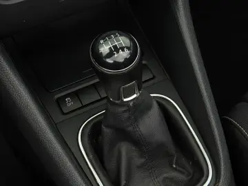 VOLKSWAGEN GOLF 6 CABRIO