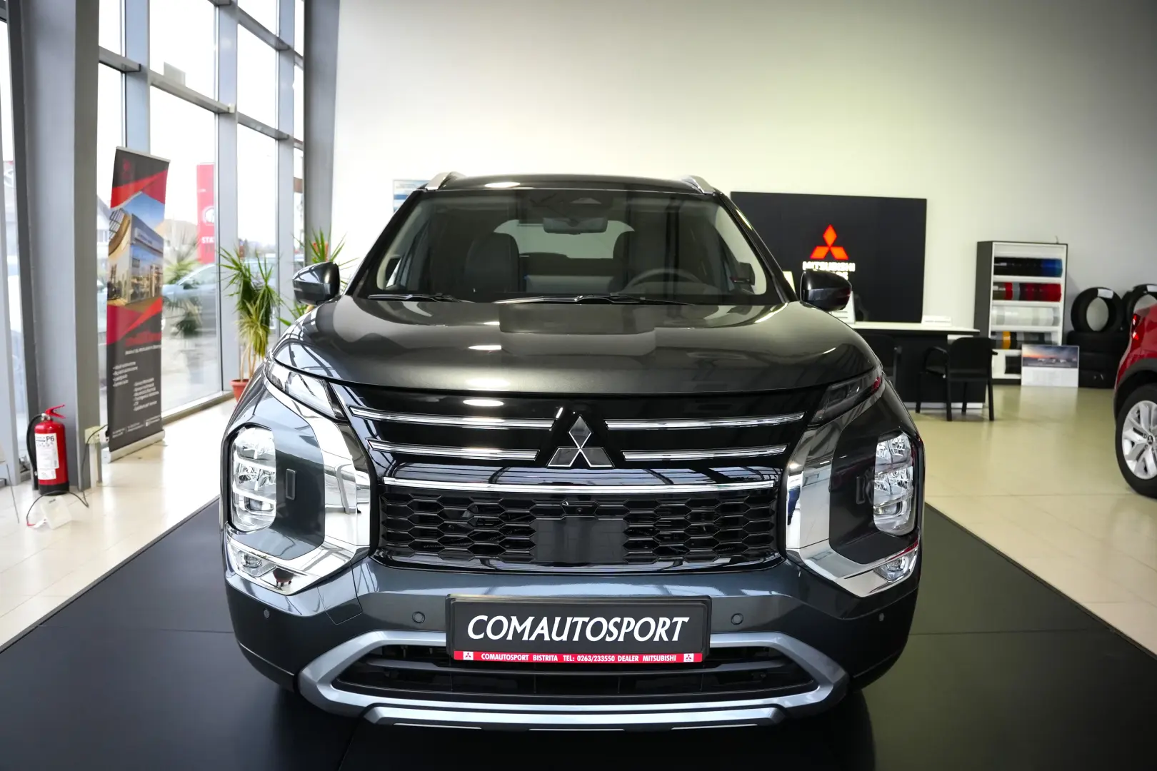 MITSUBISHI OUTLANDER PHEV 2.4L 4WD AT INSTYLE