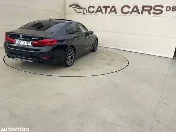 BMW Seria 5 520d xDrive AT