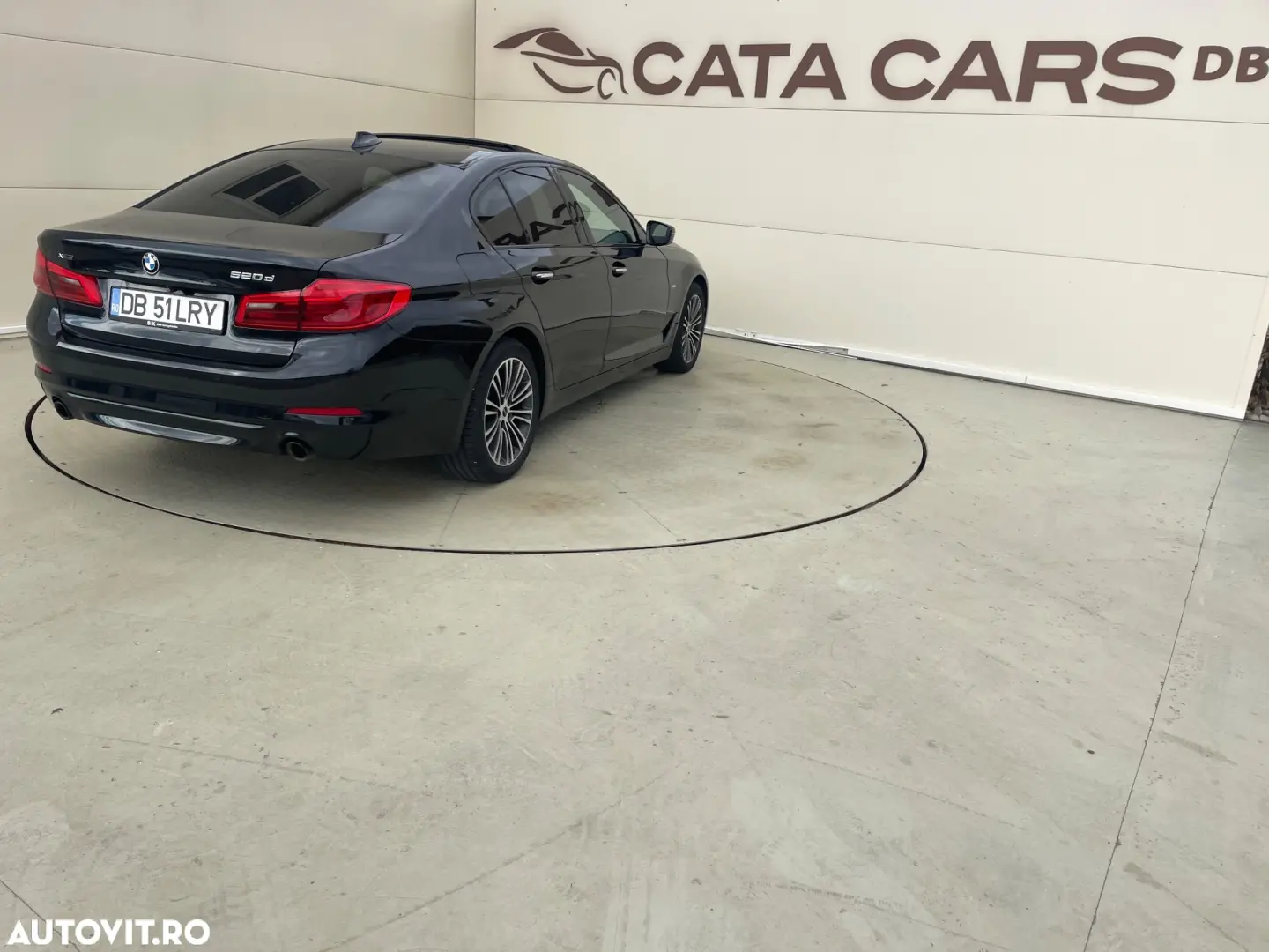 BMW Seria 5 520d xDrive AT