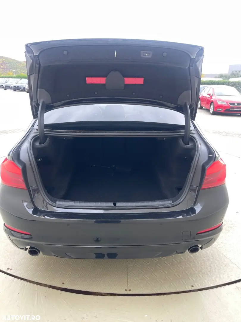 BMW Seria 5 520d xDrive AT