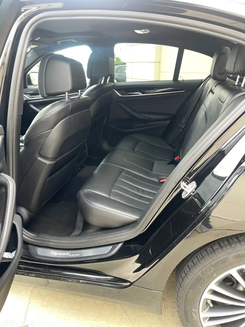 BMW Seria 5 520d xDrive AT