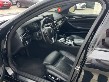 BMW Seria 5 520d xDrive AT