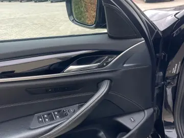 BMW Seria 5 520d xDrive AT