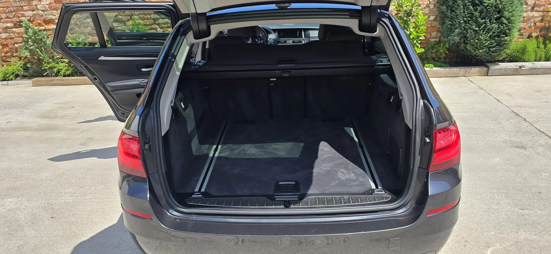 BMW 520d 190 CP xDrive Touring Aut. Luxury Line