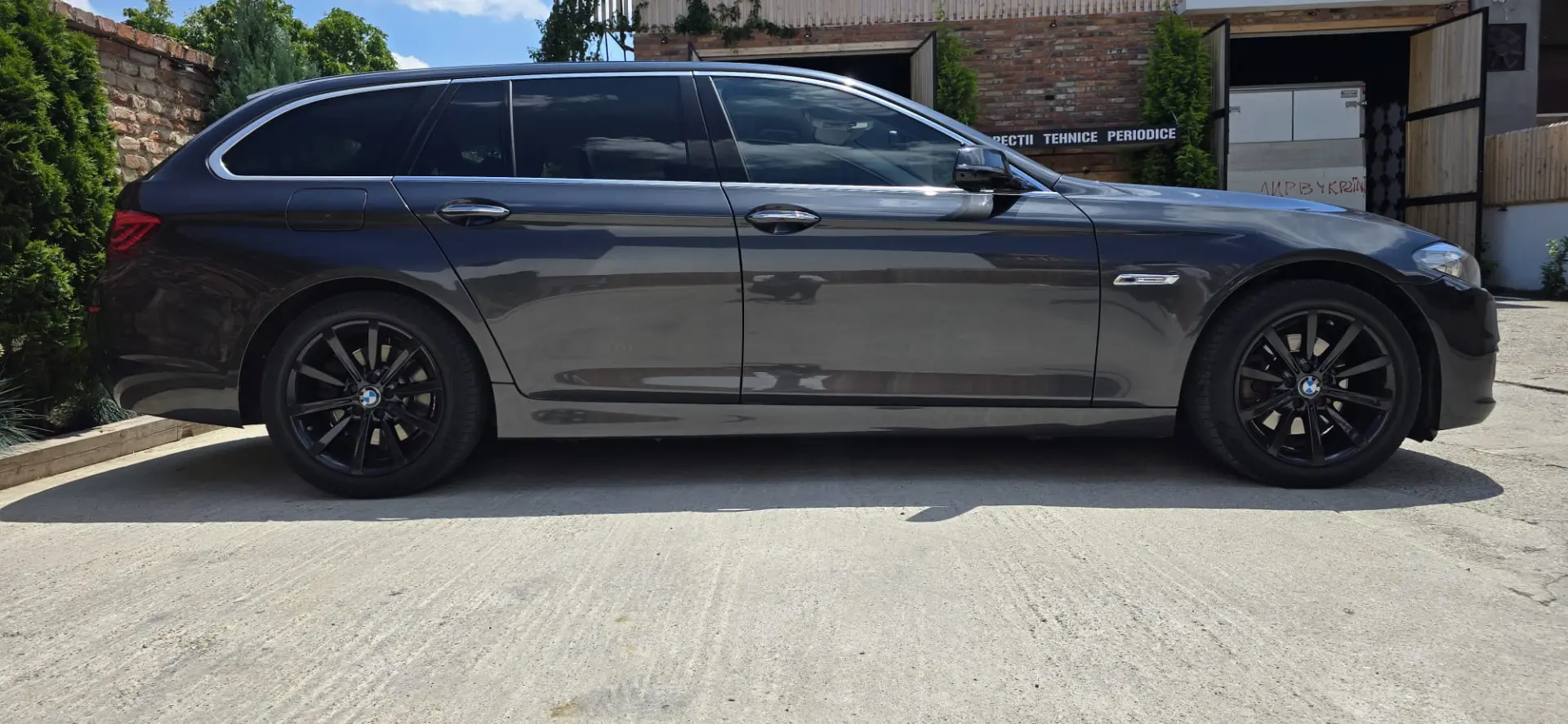 BMW 520d 190 CP xDrive Touring Aut. Luxury Line