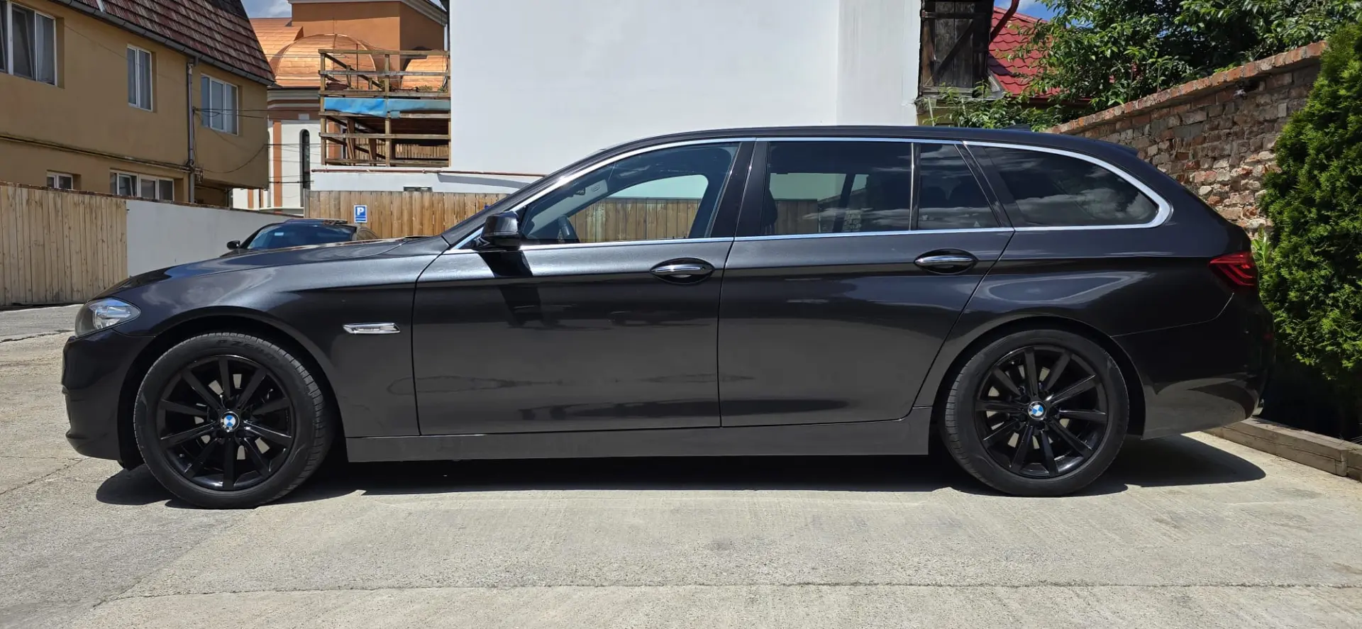 BMW 520d 190 CP xDrive Touring Aut. Luxury Line