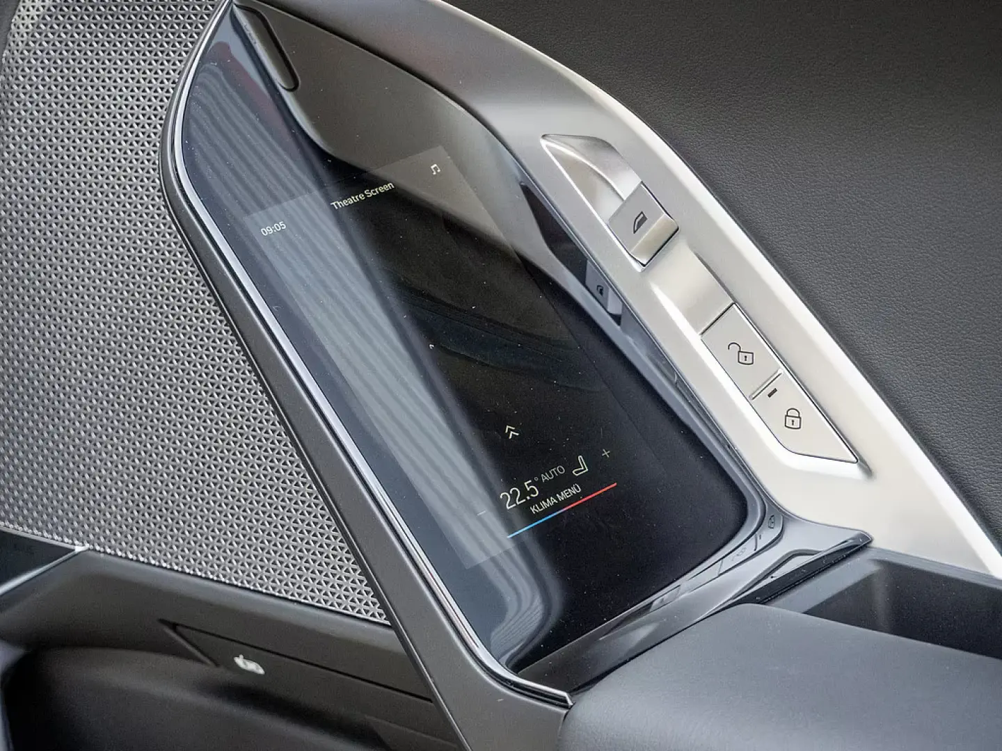 BMW 740 d xDrive TV   UȘI AUTOMATE