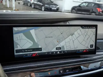 BMW 740 d xDrive TV   UȘI AUTOMATE