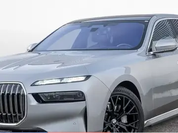 BMW 740 d xDrive TV   UȘI AUTOMATE