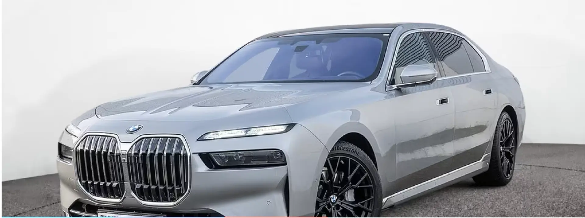 BMW 740 d xDrive TV   UȘI AUTOMATE