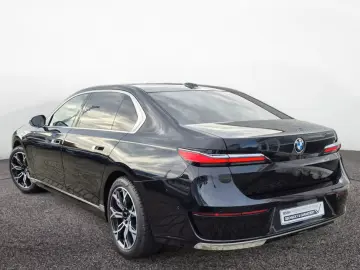 740d xDrive TV AUTOMATC DOORS LOUNGE SEATING