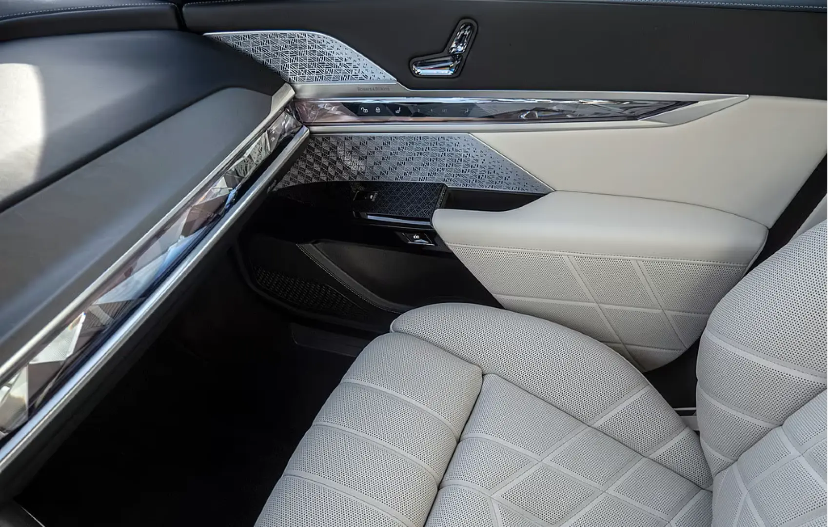 740d xDrive TV AUTOMATC DOORS LOUNGE SEATING