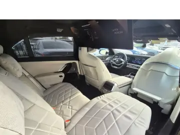 740d xDrive TV AUTOMATC DOORS LOUNGE SEATING