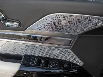 740d xDrive TV AUTOMATC DOORS LOUNGE SEATING