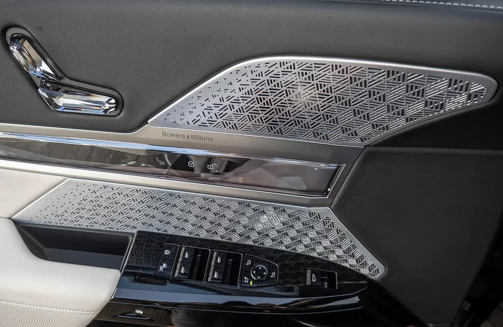 740d xDrive TV AUTOMATC DOORS LOUNGE SEATING