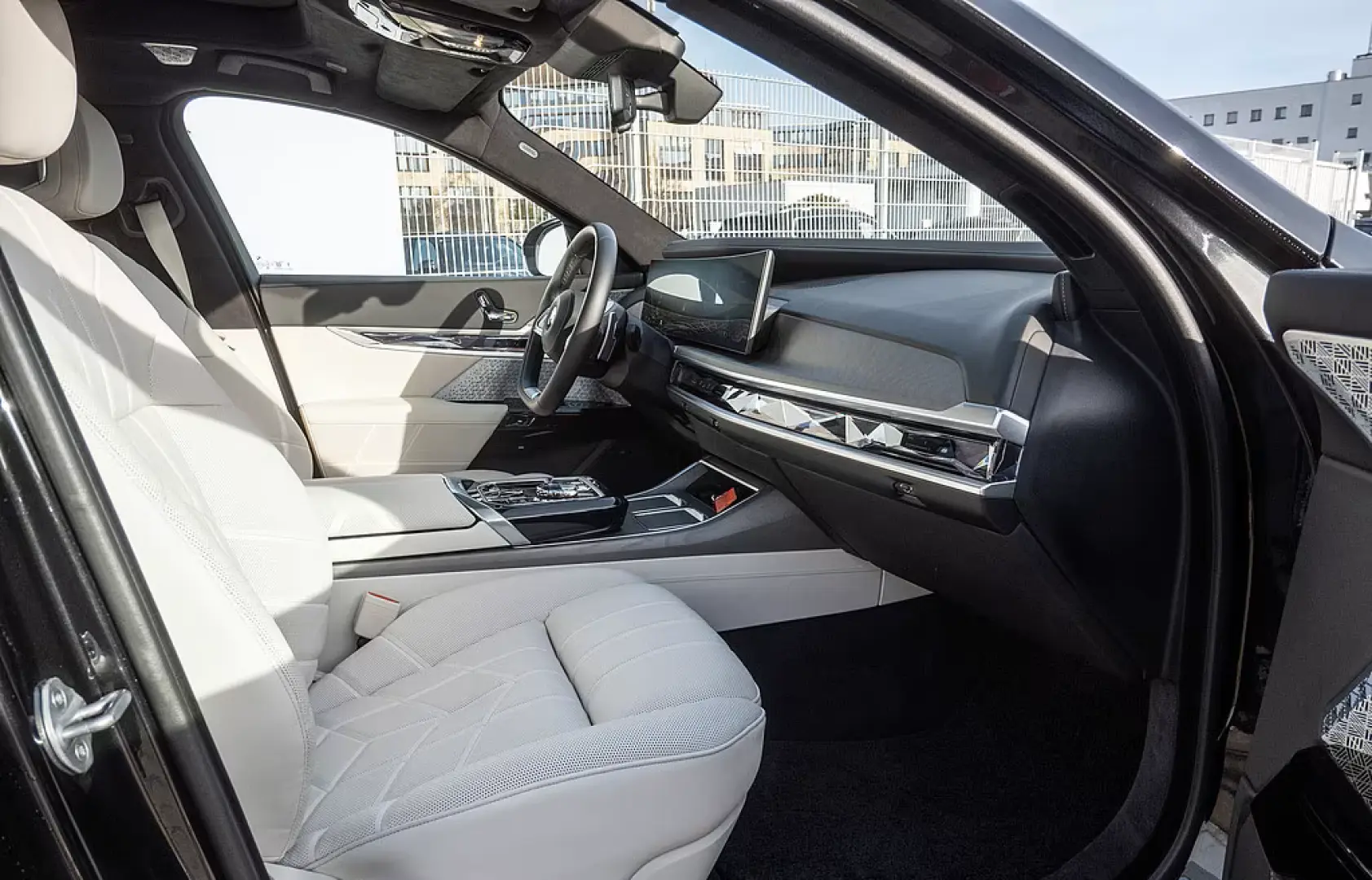 740d xDrive TV AUTOMATC DOORS LOUNGE SEATING
