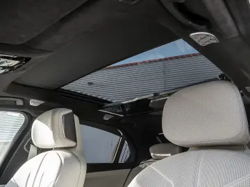 740d xDrive TV AUTOMATC DOORS LOUNGE SEATING