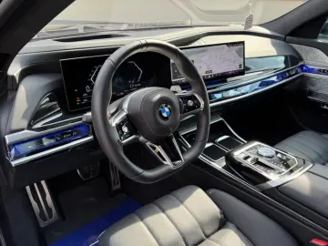 BMW 740 d xDrive M Sport Package TV