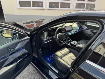 BMW 740 d xDrive M Sport Package TV