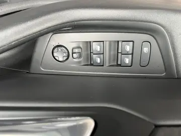 508 Hybrid 225 Allure Pack T.Leder Navi RFK SHZ