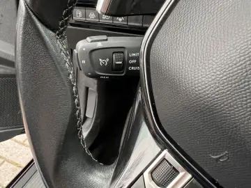 508 Hybrid 225 Allure Pack T.Leder Navi RFK SHZ