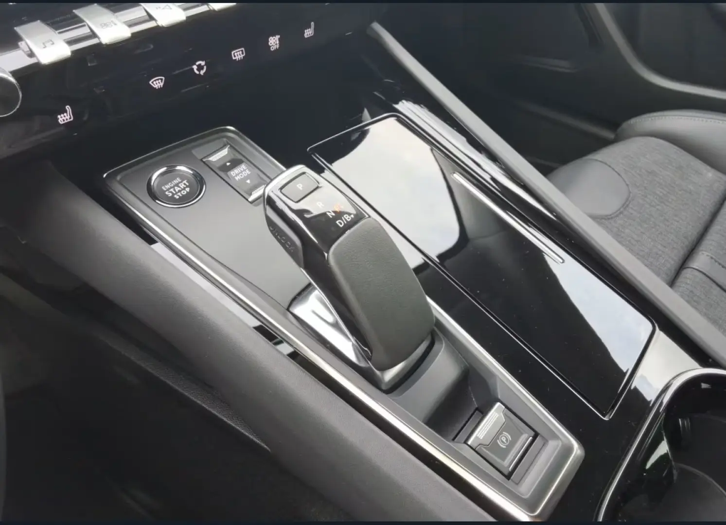 508 1.6 Plug-in-Hybrid Allure Pack   e-EAT8 225