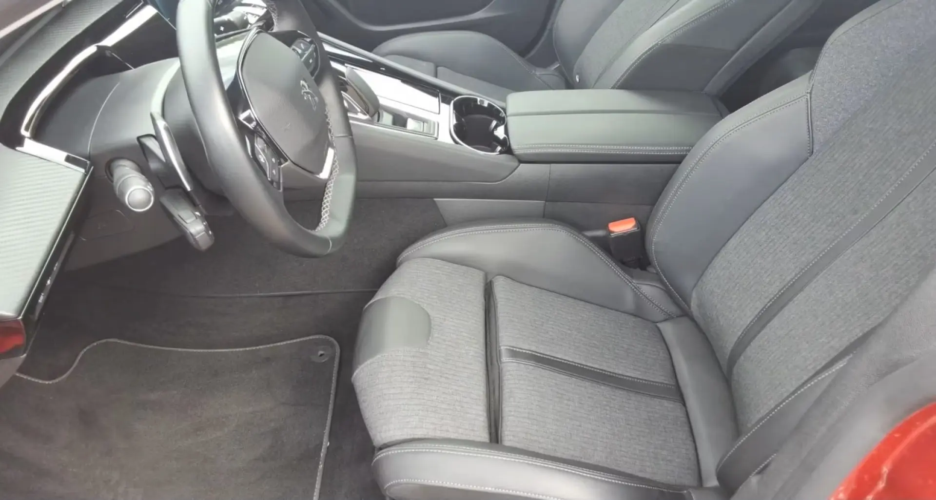 508 1.6 Plug-in-Hybrid Allure Pack   e-EAT8 225