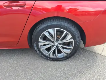 508 1.6 Plug-in-Hybrid Allure Pack   e-EAT8 225