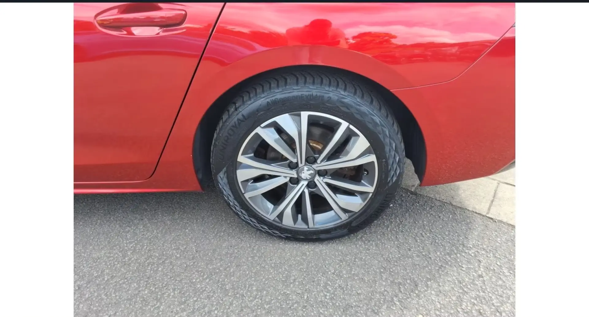 508 1.6 Plug-in-Hybrid Allure Pack   e-EAT8 225