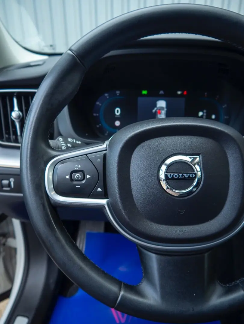 Volvo Xc-60 2021 B4 D Awd Geartronic Momentum