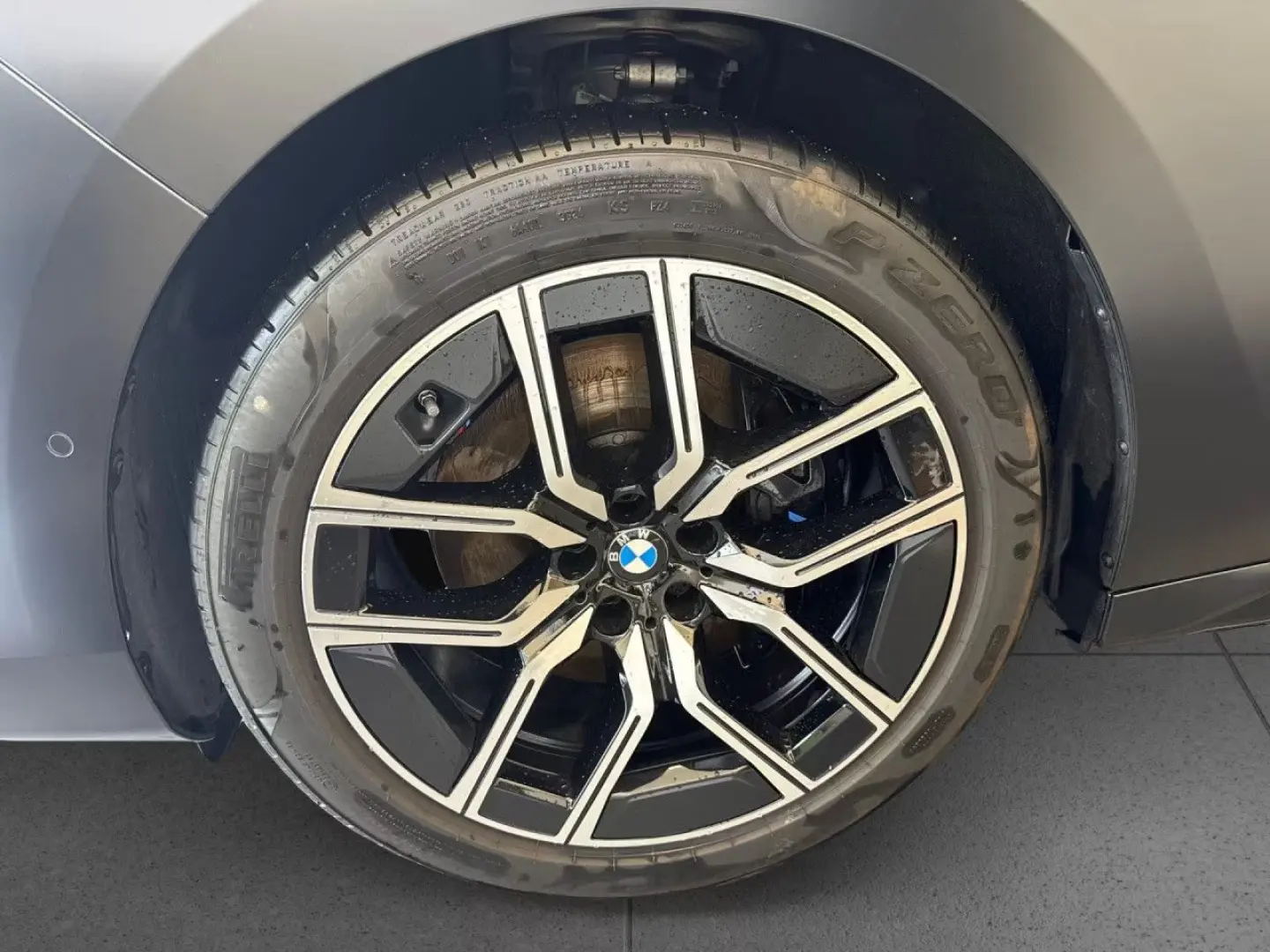 BMW 740 d M-Sport INDIVIDUAL Fond