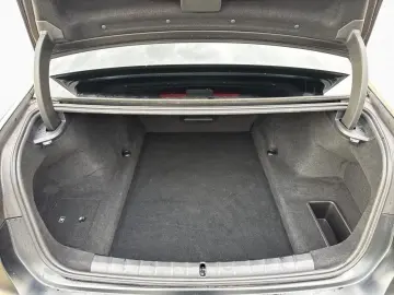 BMW 740 d M-Sport INDIVIDUAL Fond