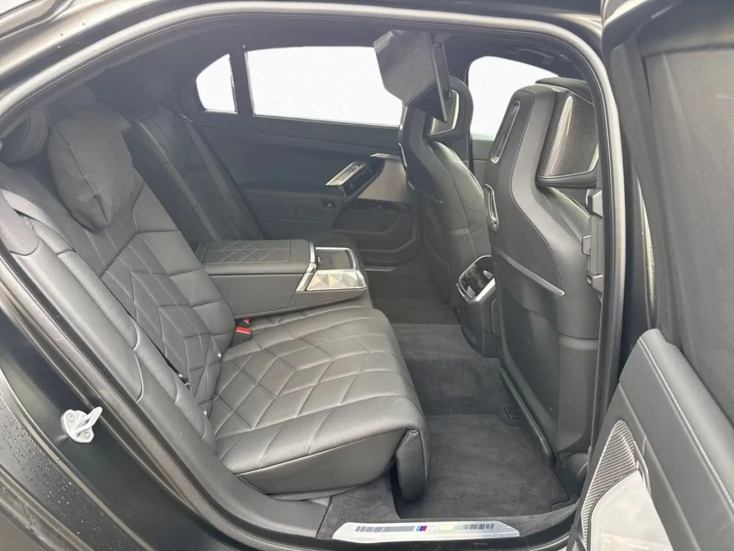 BMW 740 d M-Sport INDIVIDUAL Fond