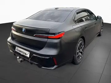 BMW 740 d M-Sport INDIVIDUAL Fond