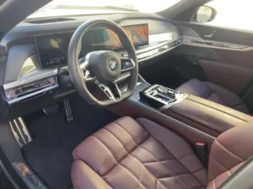 740 d xDrive M-Sport 22'' Pano-Sky Iconic St.Hzg