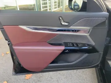 740 d xDrive M-Sport 22'' Pano-Sky Iconic St.Hzg