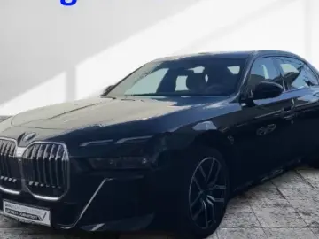 740 d xDrive M-Sport 22'' Pano-Sky Iconic St.Hzg