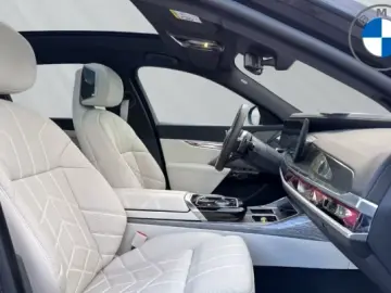 BMW 740 Masaj automat cu uși cu cristal M