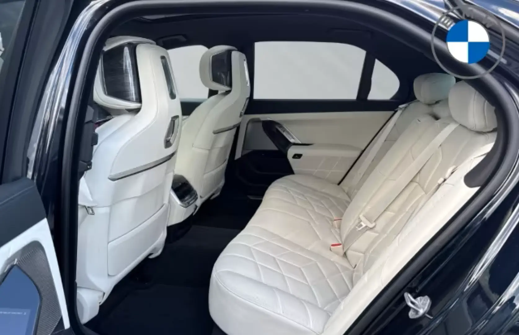 BMW 740 Masaj automat cu uși cu cristal M