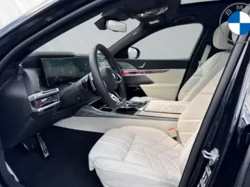 BMW 740 Masaj automat cu uși cu cristal M