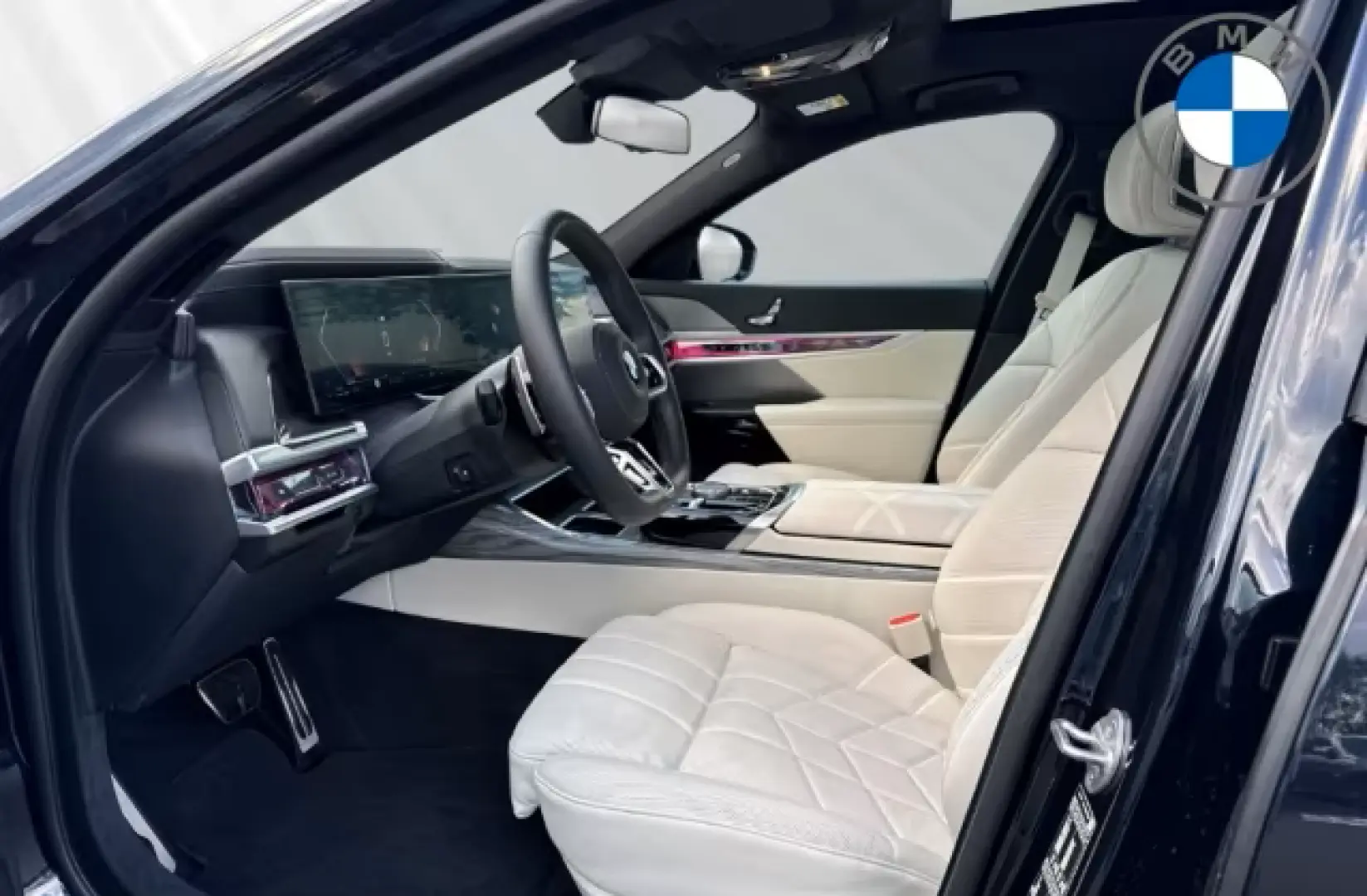 BMW 740 Masaj automat cu uși cu cristal M