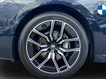 BMW 740 Masaj automat cu uși cu cristal M