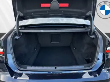 BMW 740 Masaj automat cu uși cu cristal M