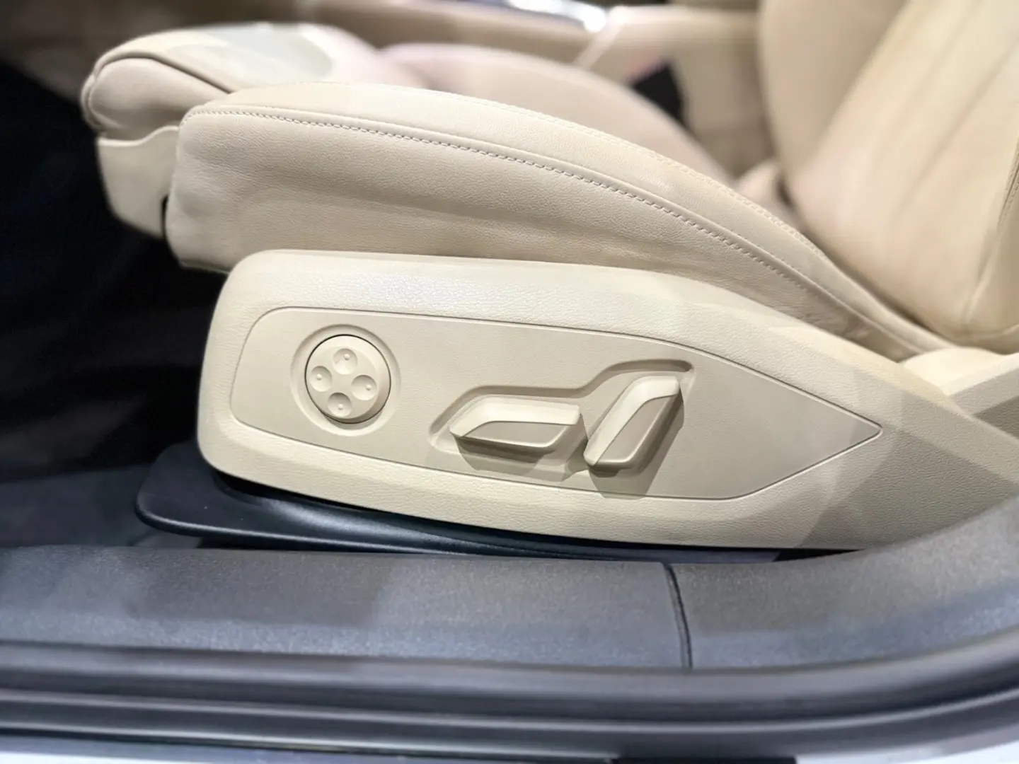 A4 Lim. 30 TDI  LEDER  B&O   MATRIX   Standheizu